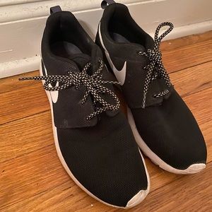 Women’s Size 9 Nike Running Shoes